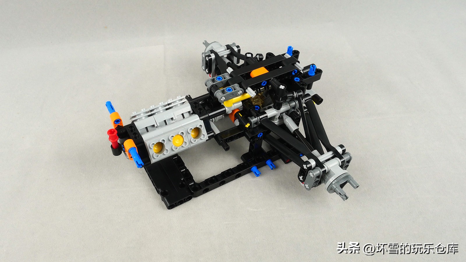 乐高42123迈凯伦塞纳机械组开箱,乐高42141迈凯伦f1赛车拼装过程