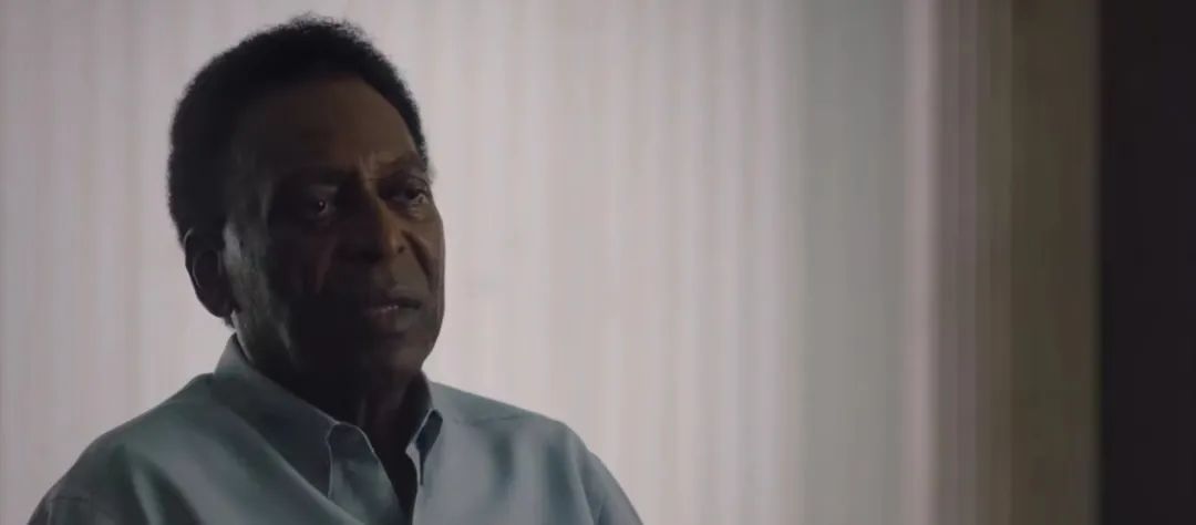 球王贝利离世因为什么,球王贝利去世球场上为他致敬