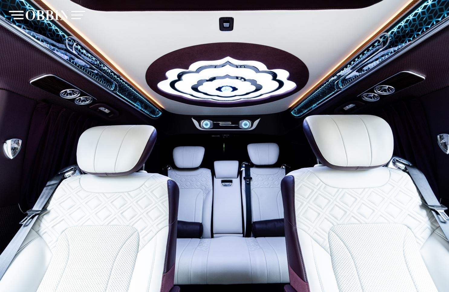 目前市场上最好的商务车,最新高端的商务车