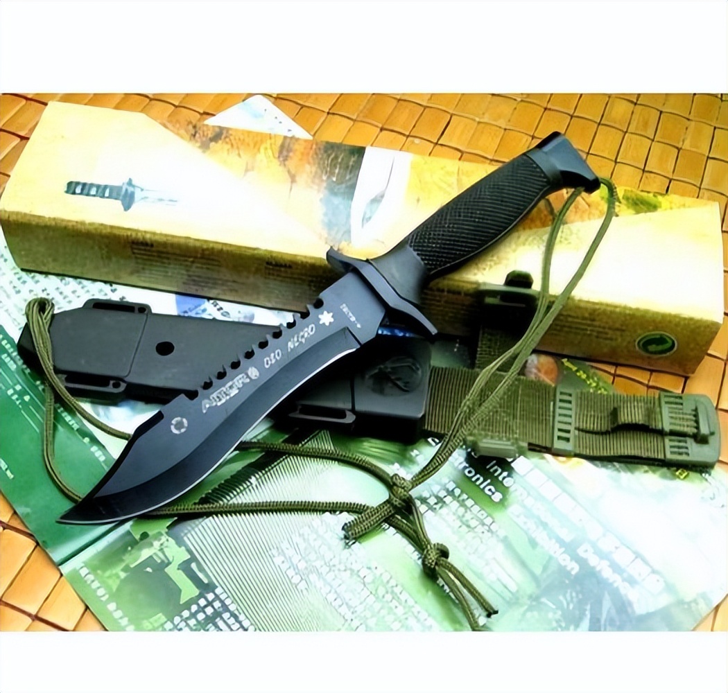 多功能野外生存刀燧石,国外户外生活使用的户外生存刀