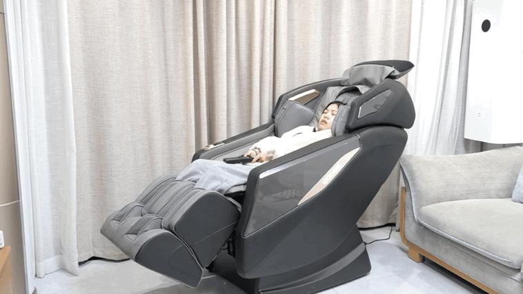 如何给老人选择按摩椅,老年人适合用按摩椅吗