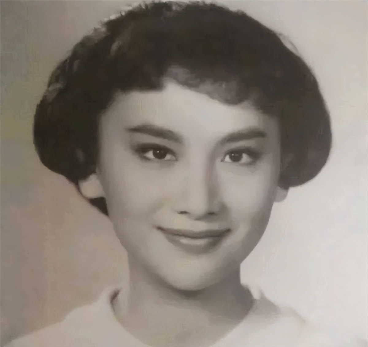 四川枪决女犯罪人案,1951年四川女特务