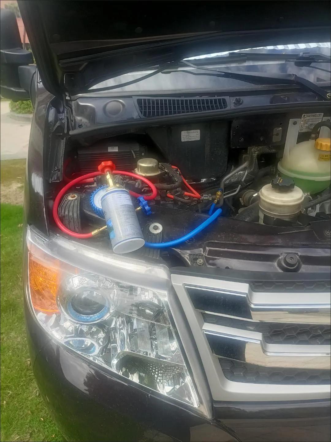 小车空调自加制冷剂,小车空调不制冷了要加几瓶氟