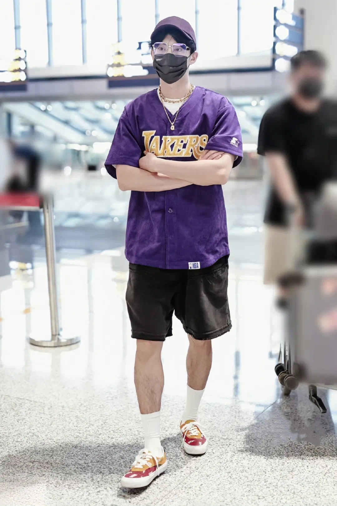 鐜板湪鐢峰＋閮界┛鍥涜鐭￥,鐜板湪娴佽鐨勭敺浜虹┛鐭￥