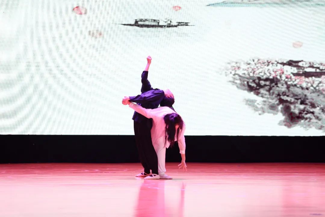 浠婂鑸炲姩,浠婂鑸炶捣鏉ュ箍鍦鸿垶