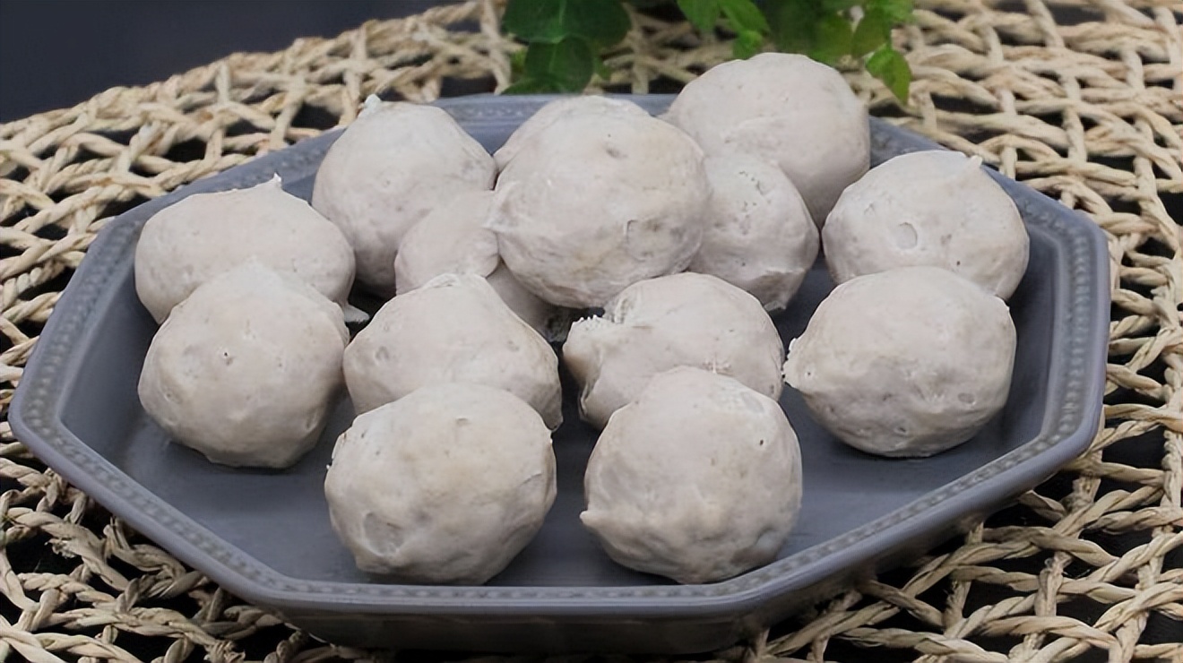 丸子简单易学五种做法,给大家介绍几款家常的丸子做法
