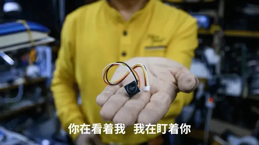 卸去伪装,卸去眼中的伪装