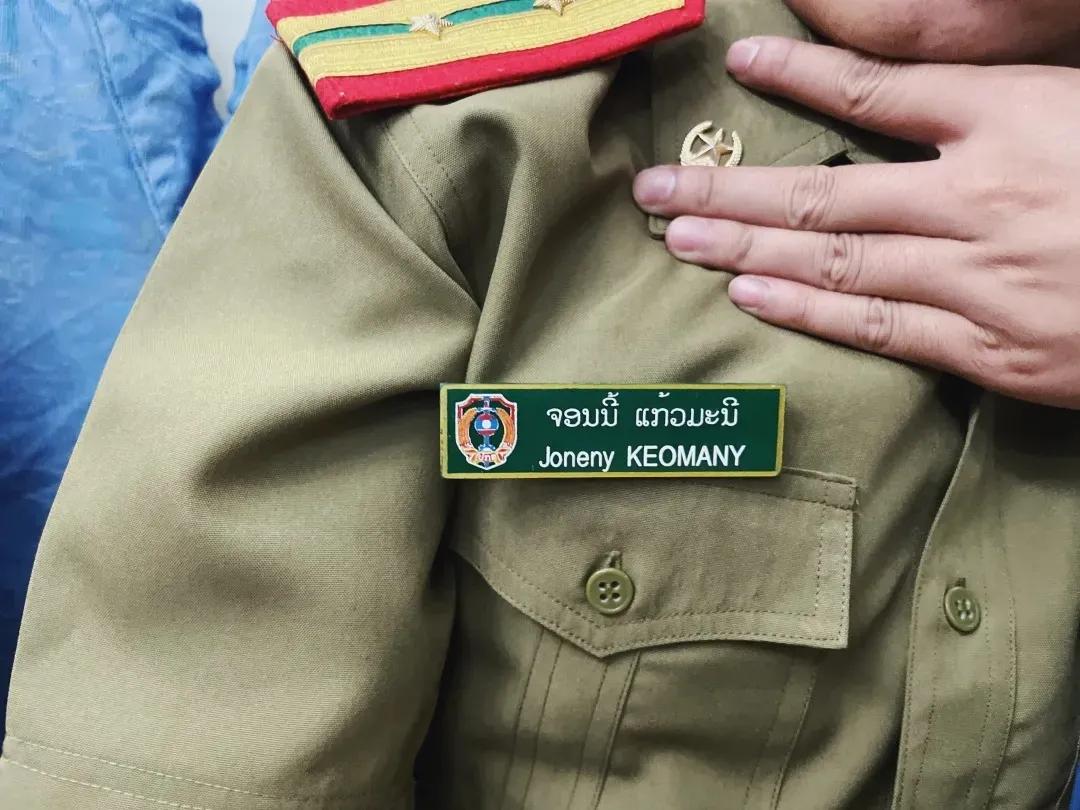 在老挝坐高铁,在老挝的中国高铁