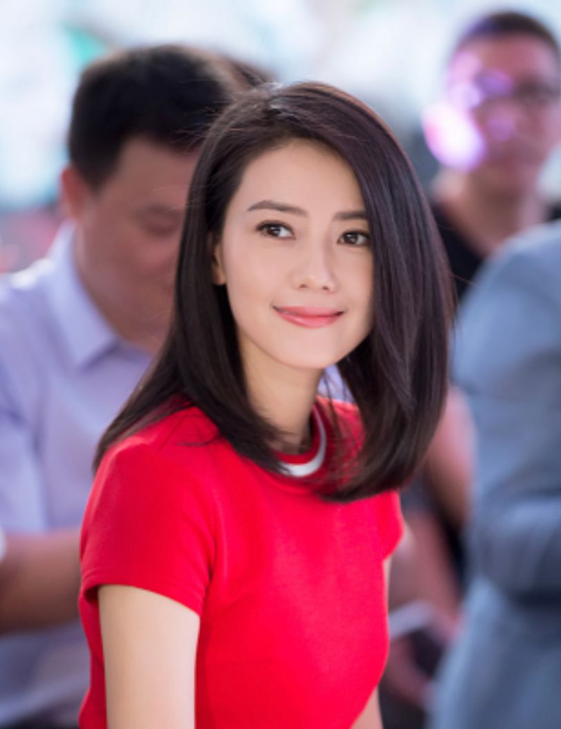 40岁烫头发不显老卷发,头发特别少烫什么卷发好