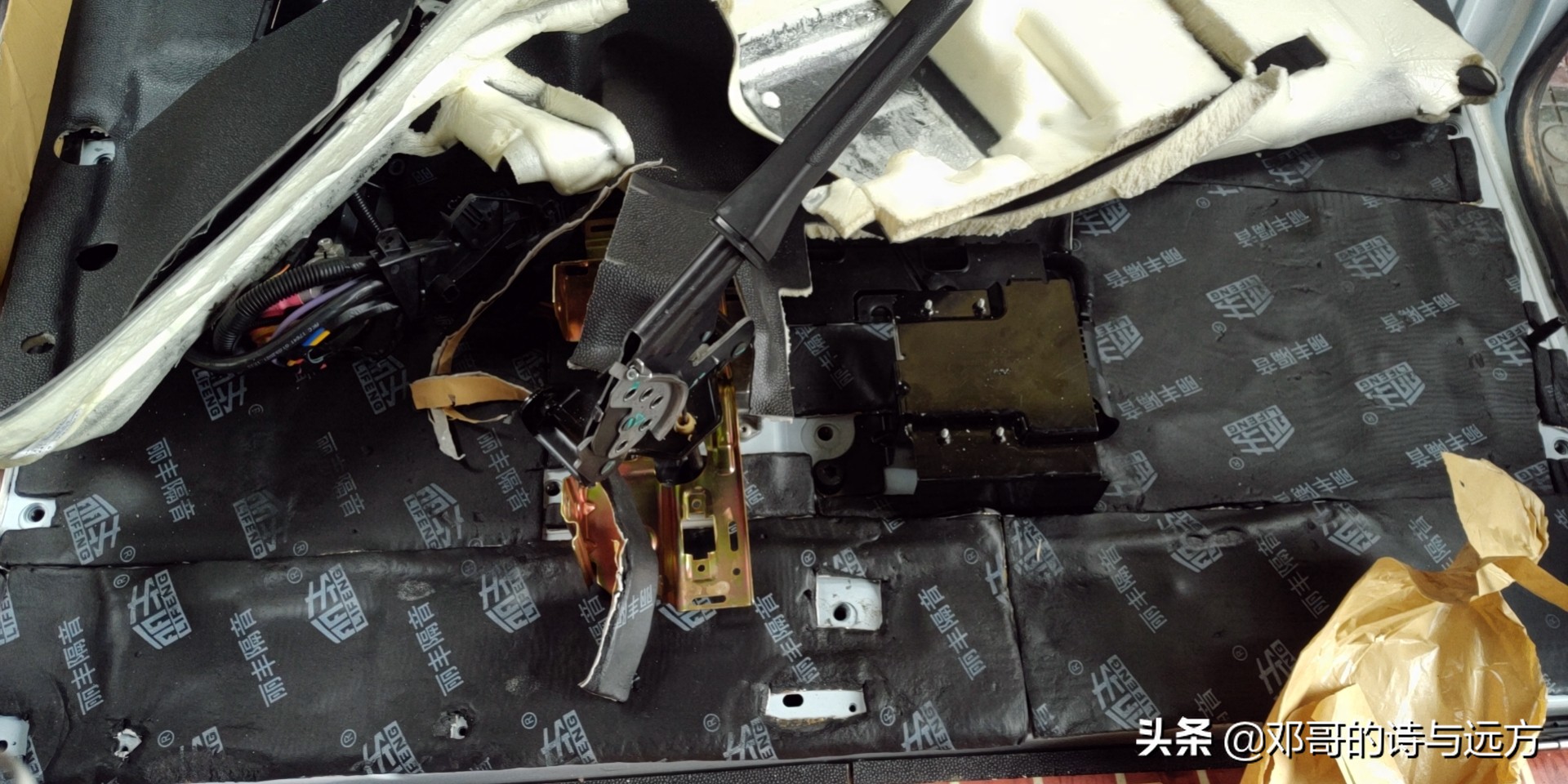 高速发动机噪音大怎样隔音,车内发动机噪音大如何做隔音