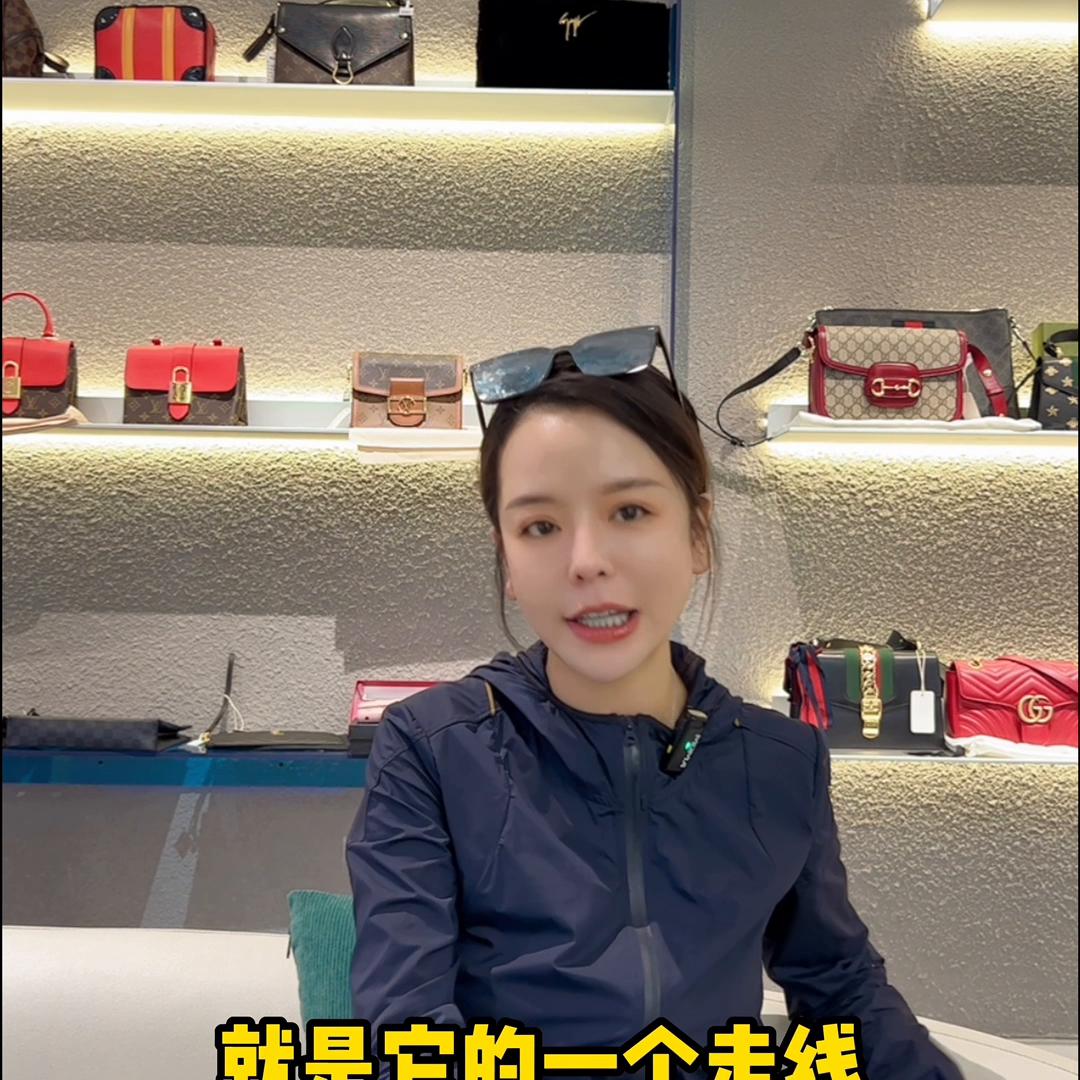 奢侈品包包怎么辨别真伪,鉴定奢侈品包包真假的方法视频
