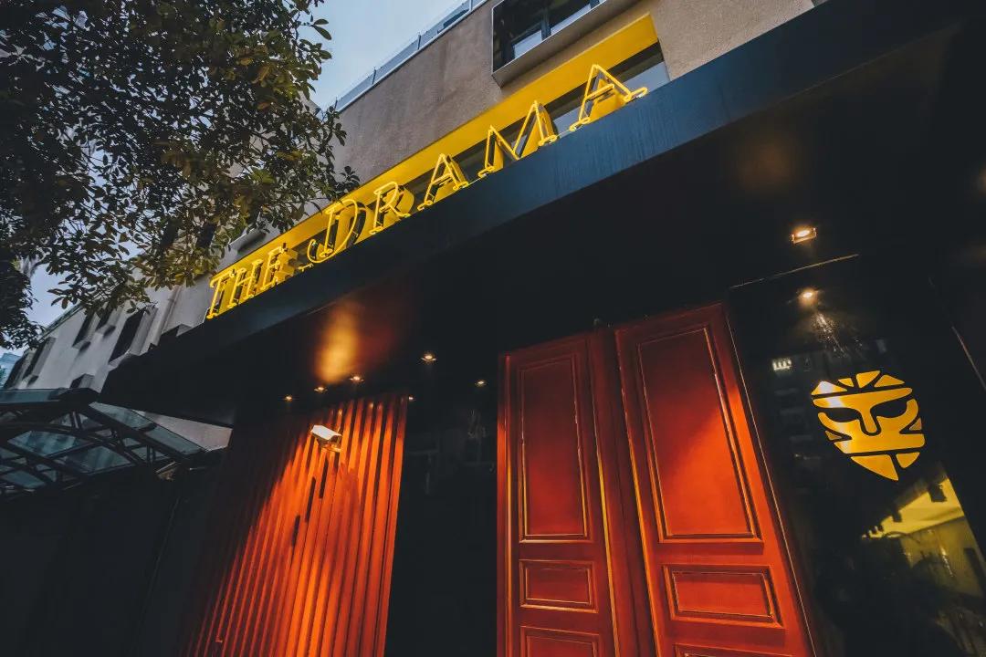 魔都“戏精”酒店，睡进莎士比亚的笔下看沉浸式神剧SleepNoMore