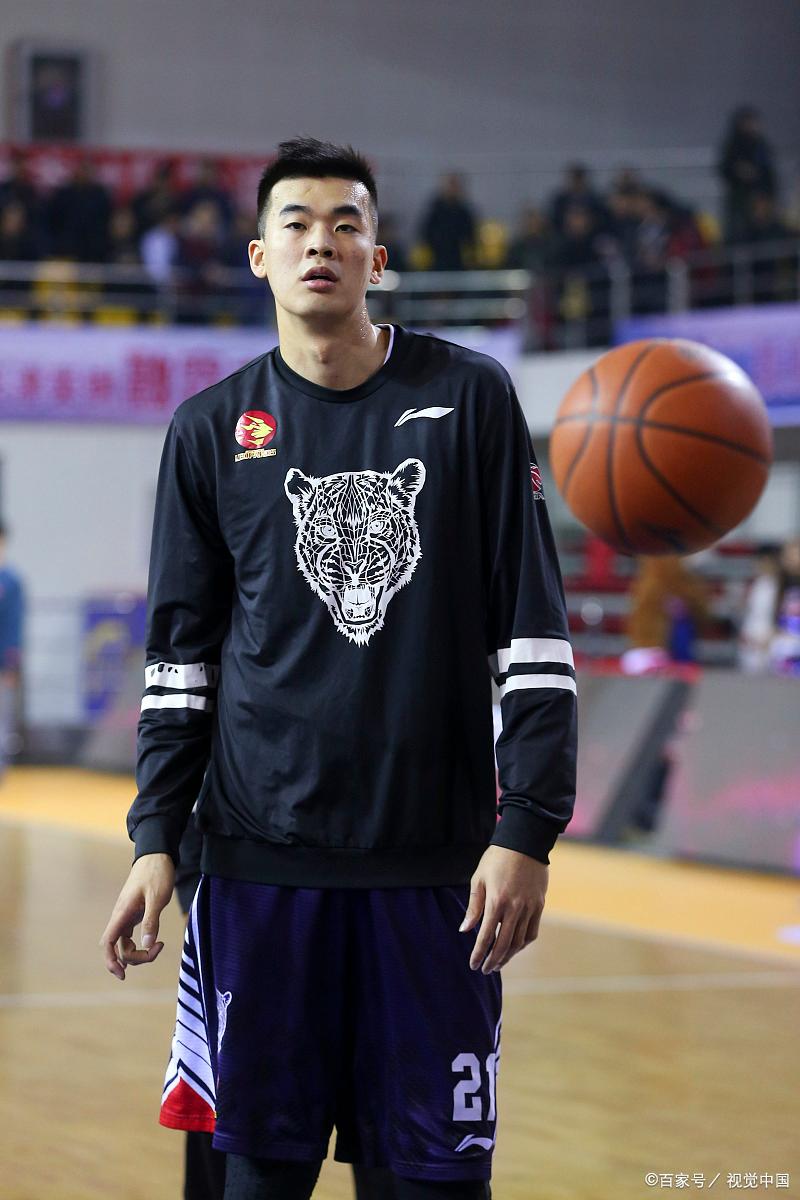 CBA季后赛前瞻:广东男篮整装待发,任骏飞缺席名单,赵睿要改变