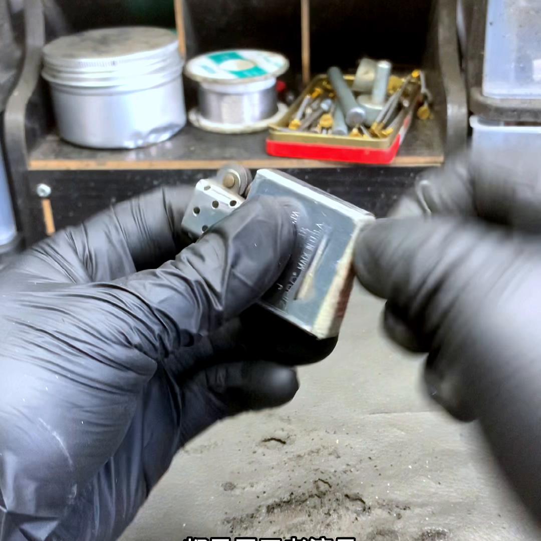 zippo打火机什么时候该换火石,zippo火机什么时候该换打火石了