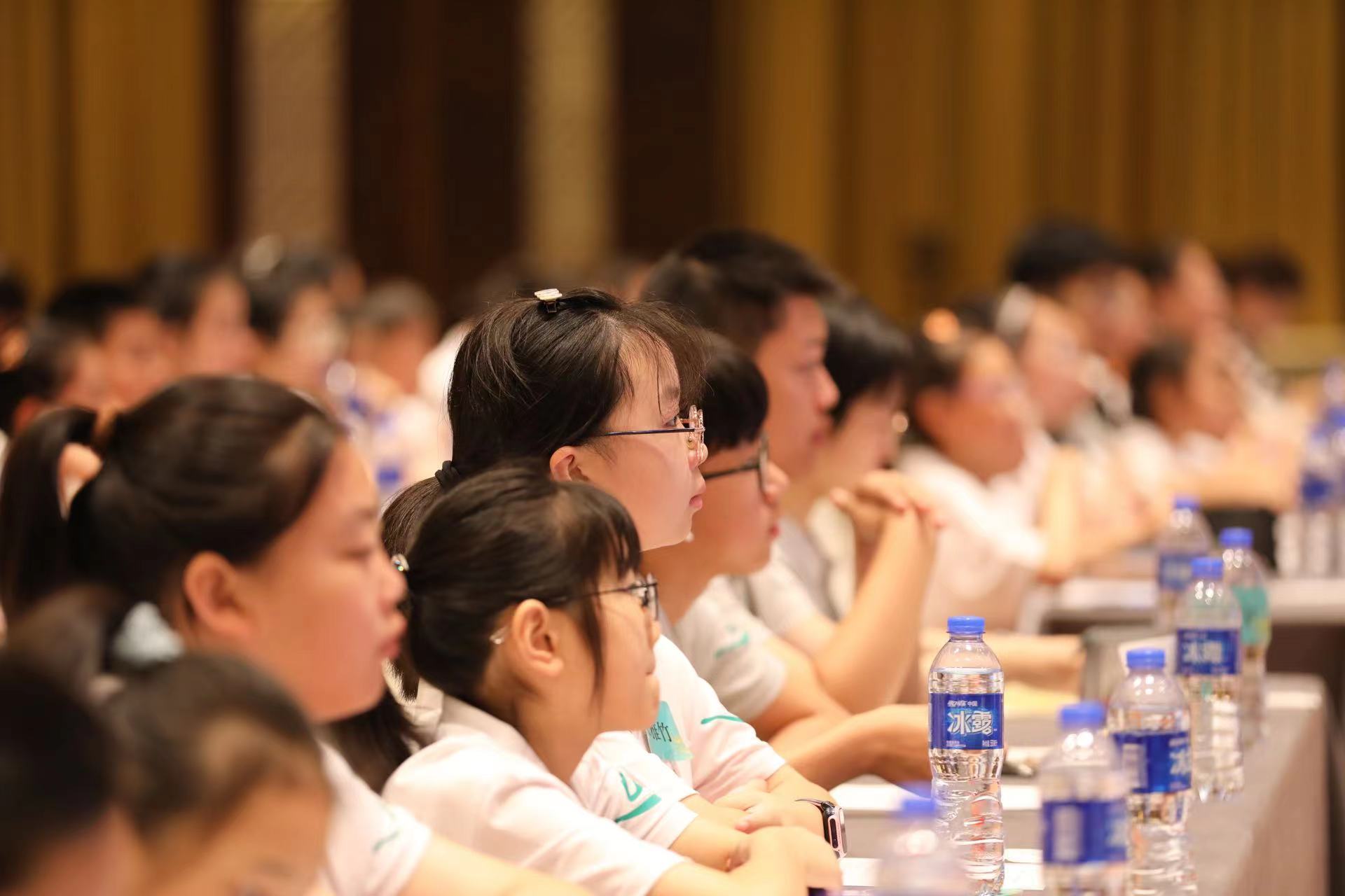 全国文学十佳少年,凤凰十佳文学少年评选高中