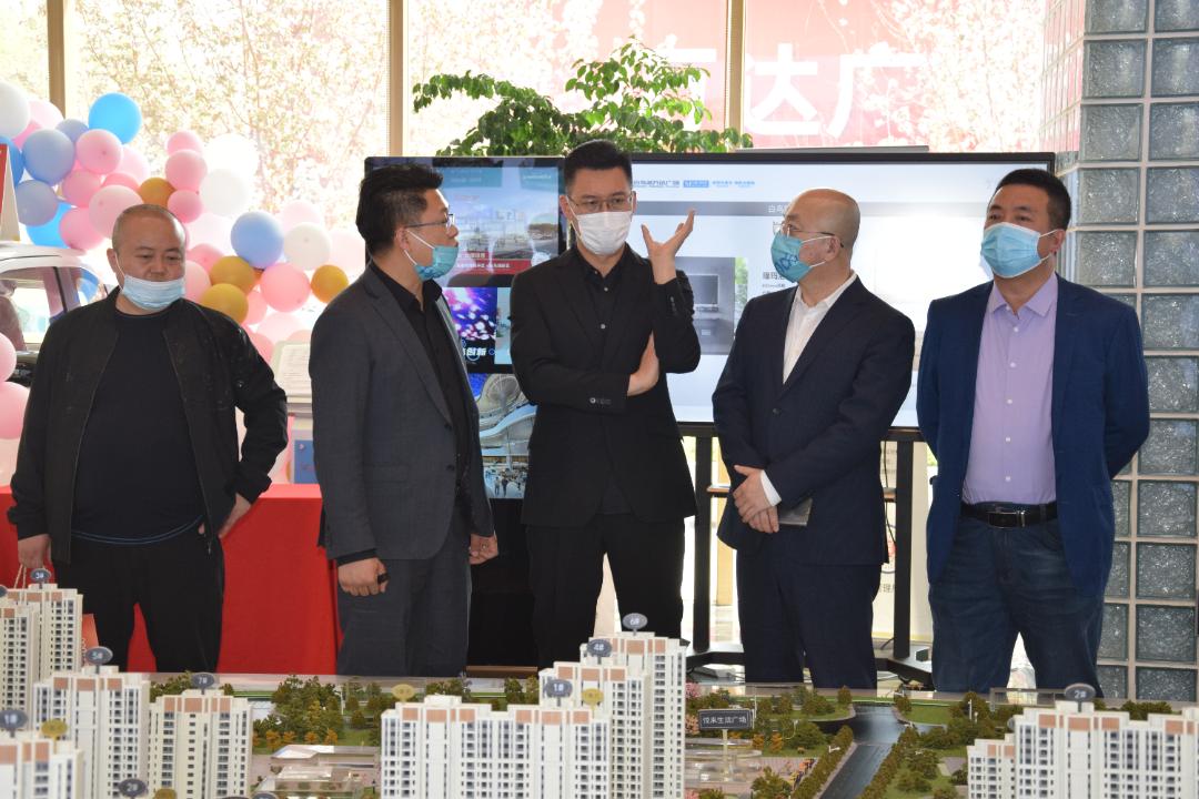 *疆新**餐饮协会携手万达集团共创*疆新**餐饮巅峰