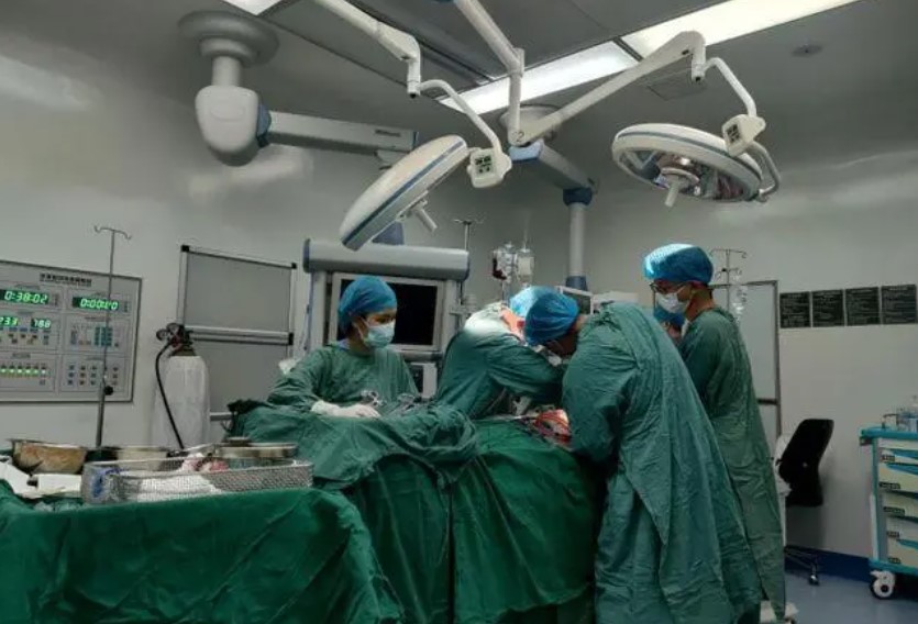 2013年西班牙富商恋上中国大妈，不惜放弃亿万资产，女方：不领证