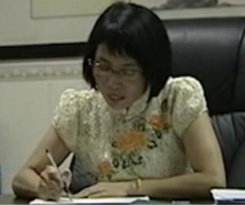 广西“蛇毒王后”：家藏价值47亿蛇毒，美国人送悍马讨好她求合作