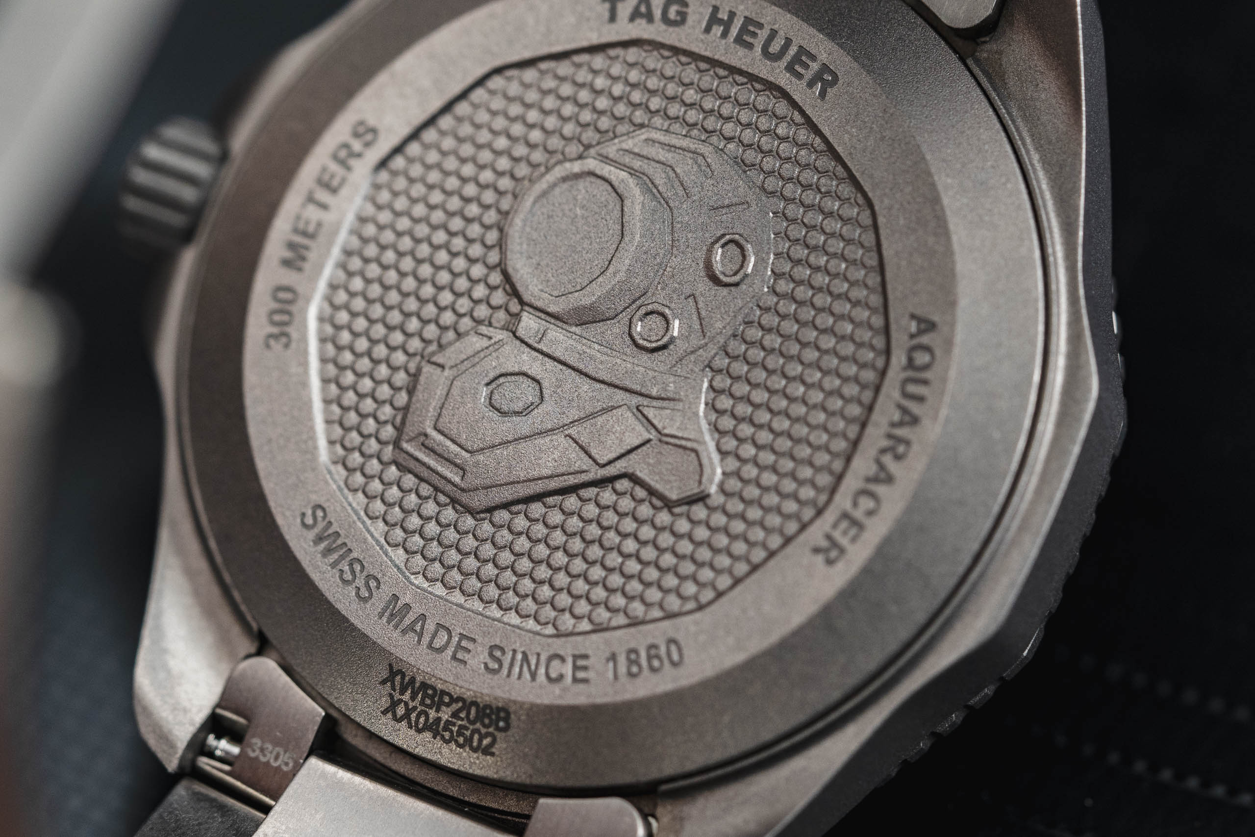 泰格豪雅竞潜300老款和新款区别,泰格豪雅竞潜300怎么调日历