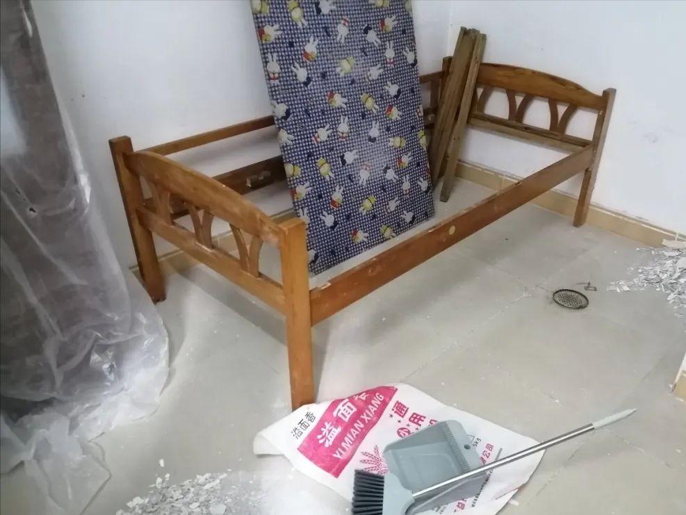 老房子装修墙皮铲不铲,老房子刷白不想刮腻子