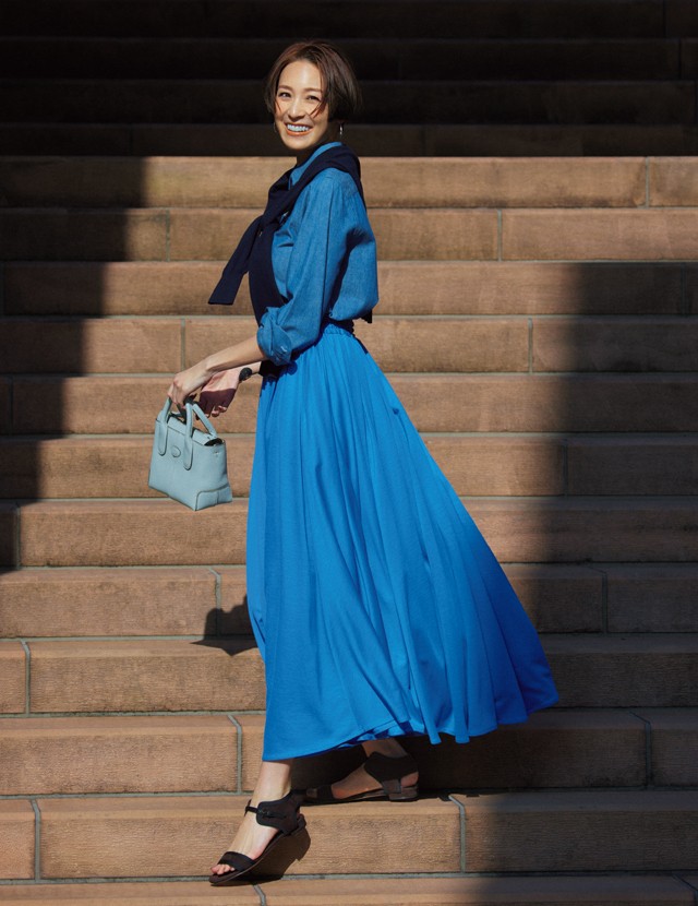 中年女性穿衣颜色搭配,中年女性适合什么样的穿衣风格