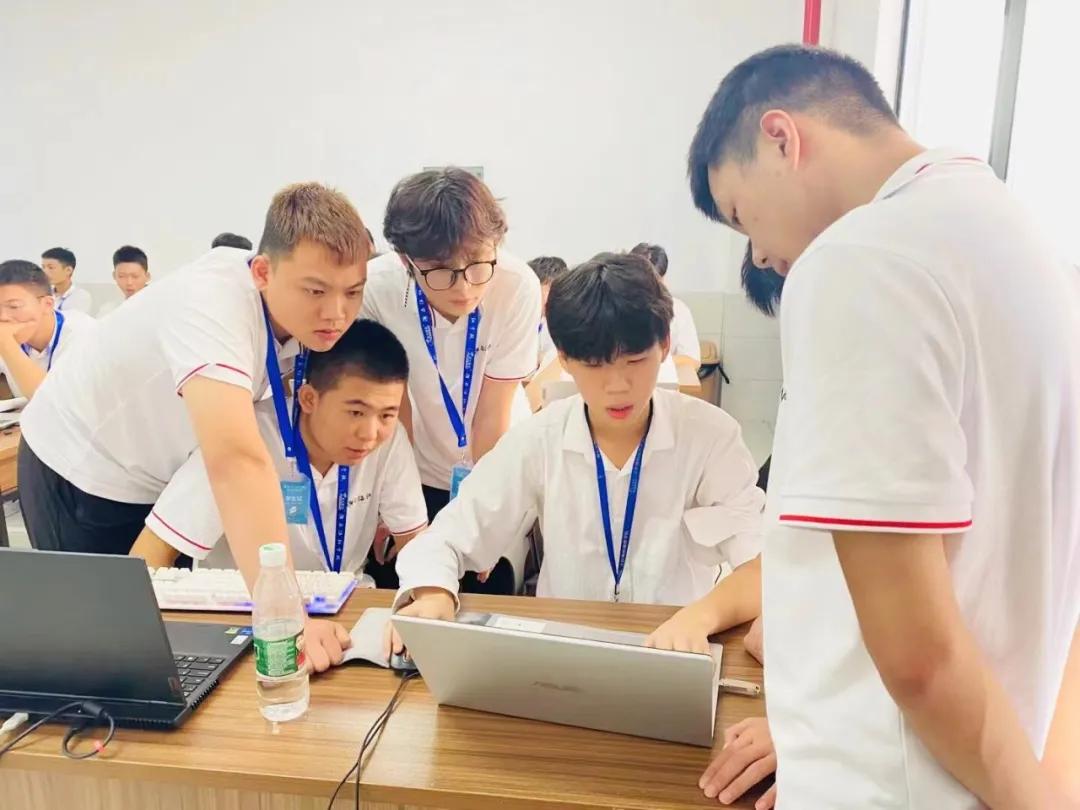 岳阳海纳软件技术学校官网,岳阳海纳技工学校学费多少