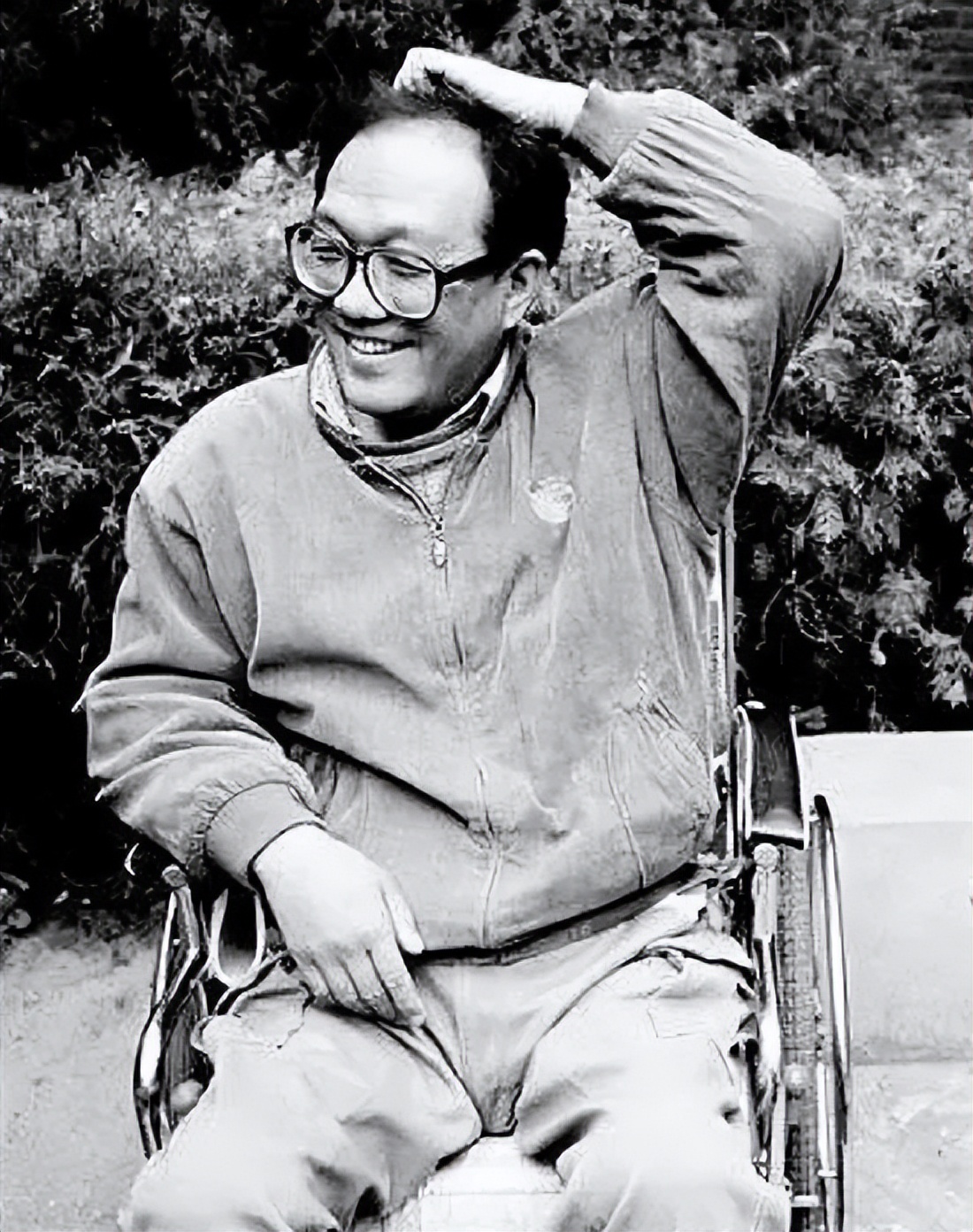 余华刘震云驾着史铁生去当守门员,史铁生文章提到守门员是哪一篇