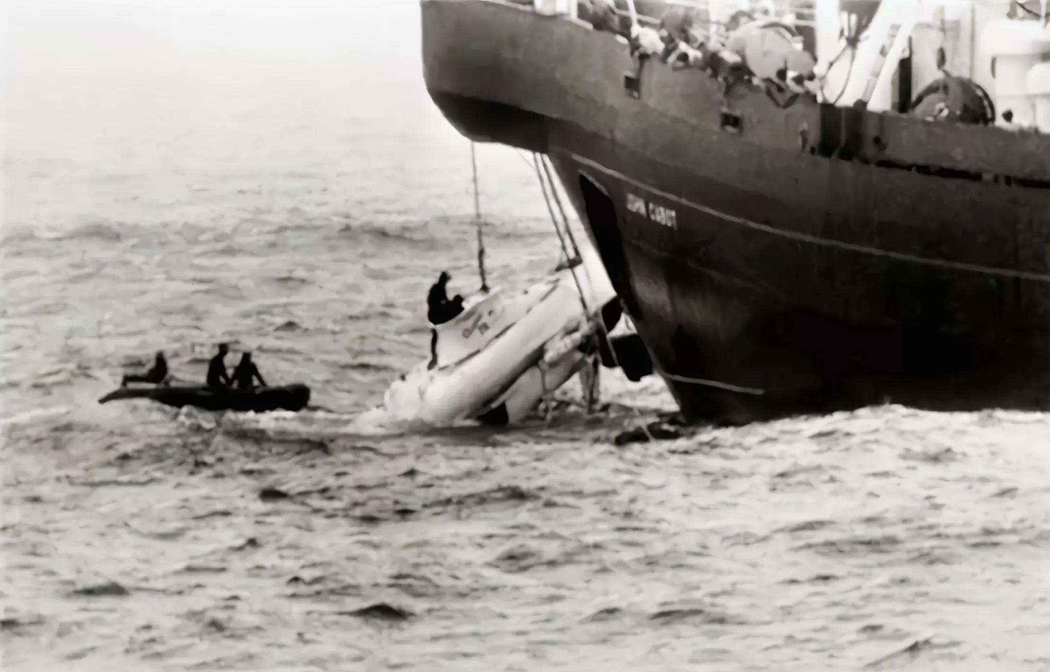 小伙落入海洋喝鸟血支撑133天,中国小伙海上漂流133天喝鸟血为生