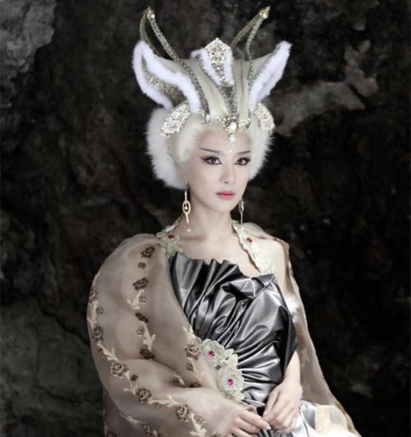 鸡毛穿一身、通天大脑门…国产神话剧的惊人造型，他们全都承包了