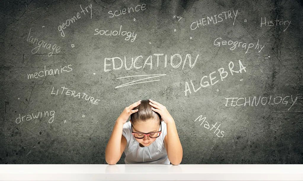 年轻人宁愿在家不愿意进厂,年轻人宁愿去工地吃苦