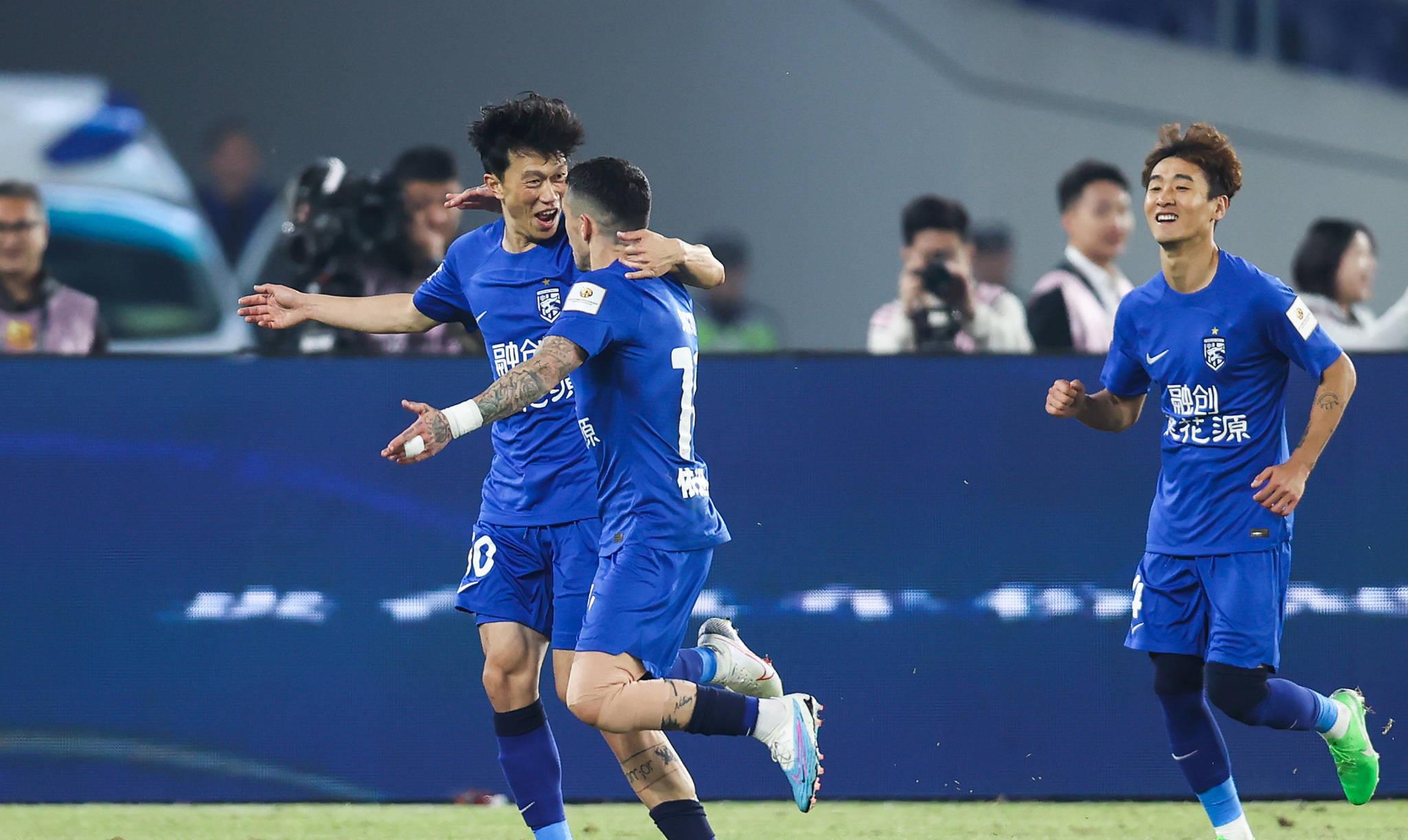 中国足球加入中超,武汉足球退出中超