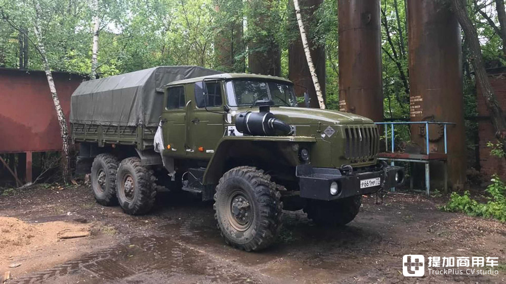 乌拉尔4320军用卡车穿越西伯利亚,遥控乌拉尔4320型6x6越野卡车