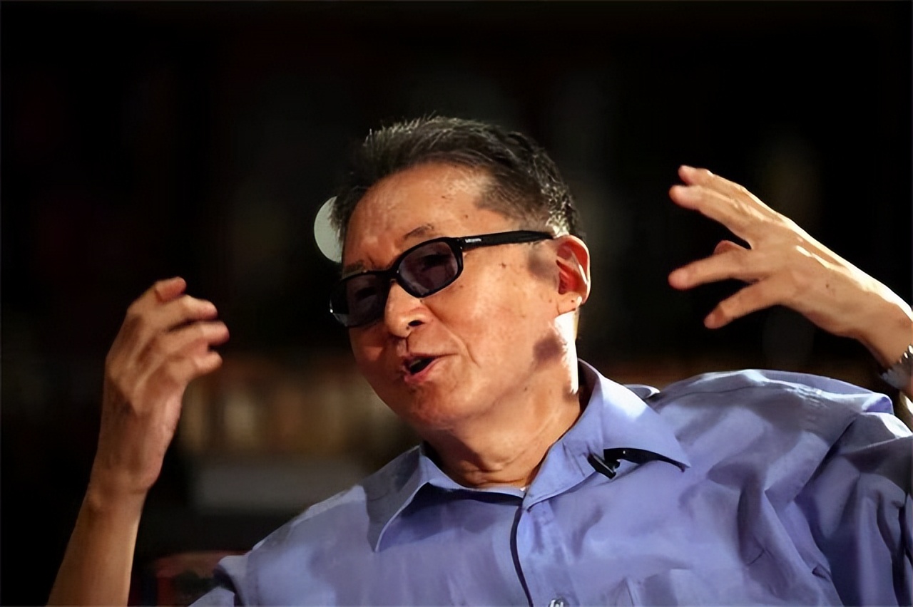 狂傲的李敖为什么说：只有毛主席值得我喊“万岁”，其他人不配