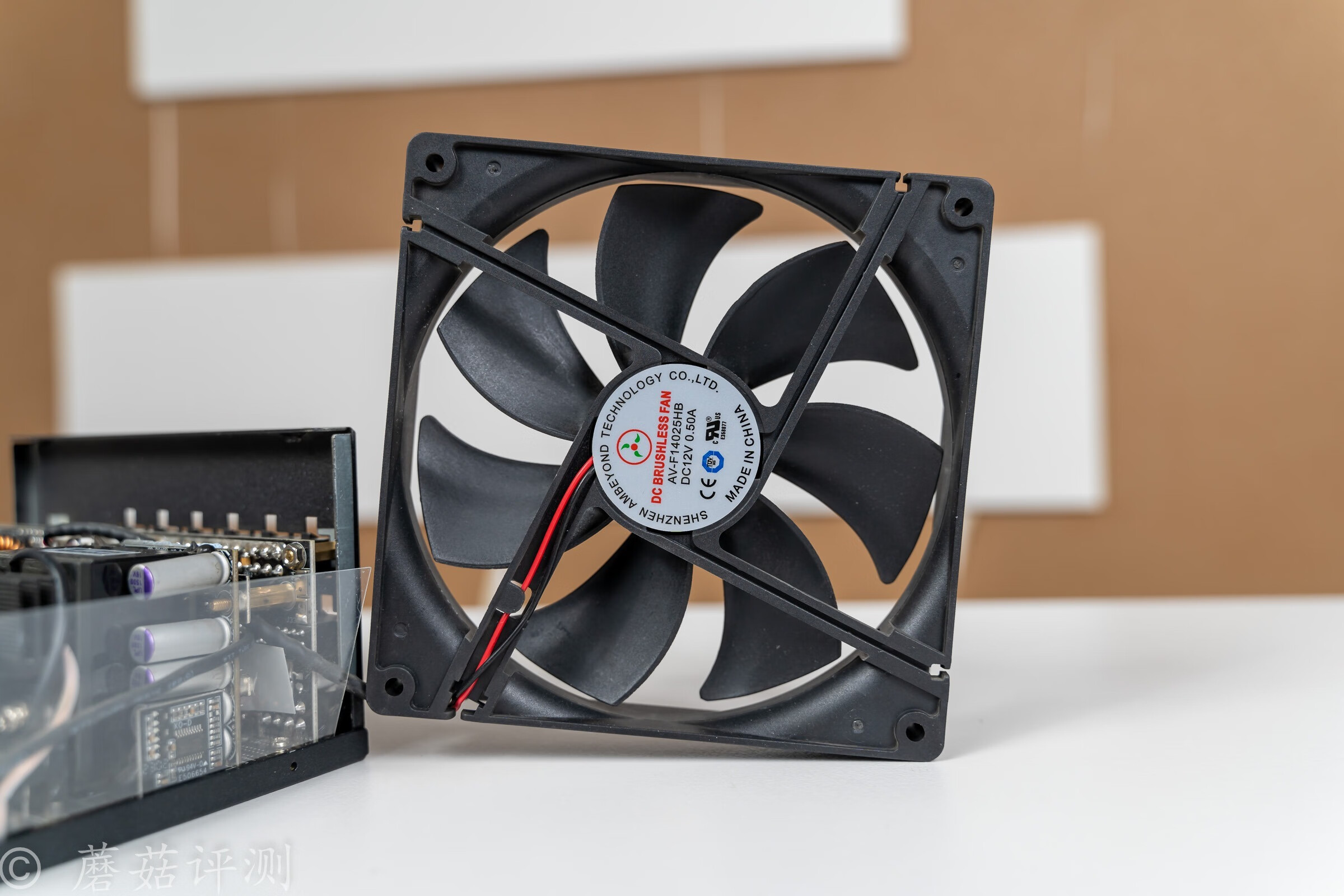 艾湃电竞750w全模组电源安装视频,美商艾湃电竞电源拆解