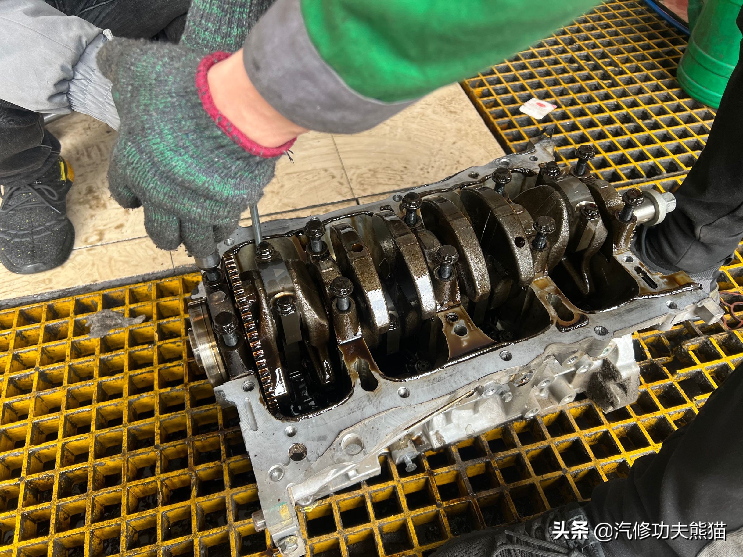 全新胜达大修,现代全新胜达9万公里烧机油