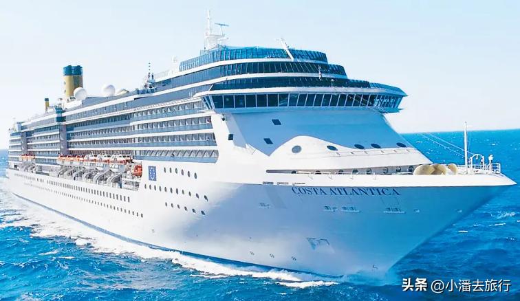 我和老伴一行2人从武汉出发，乘坐世纪传奇号，花费近2.4万元