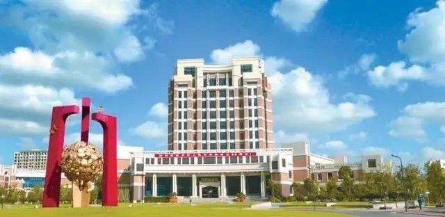 大学专业和化妆品有关的专业,这四所高校拥有全国一流专业