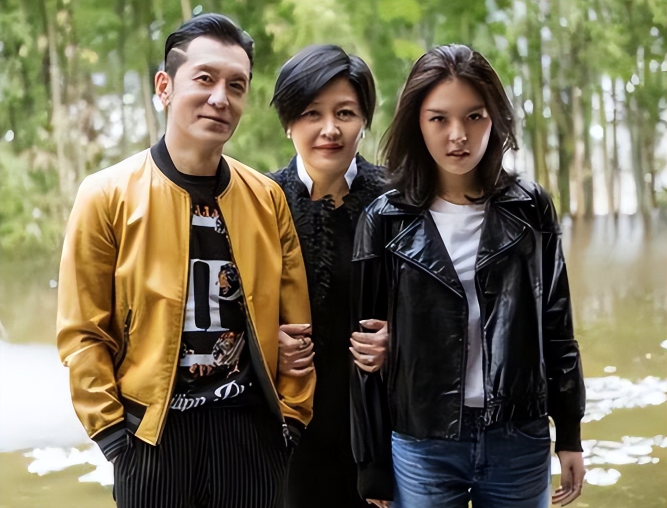 哈文为什么让赵本山上央视舞台,哈文和赵本山一段不为人知的故事