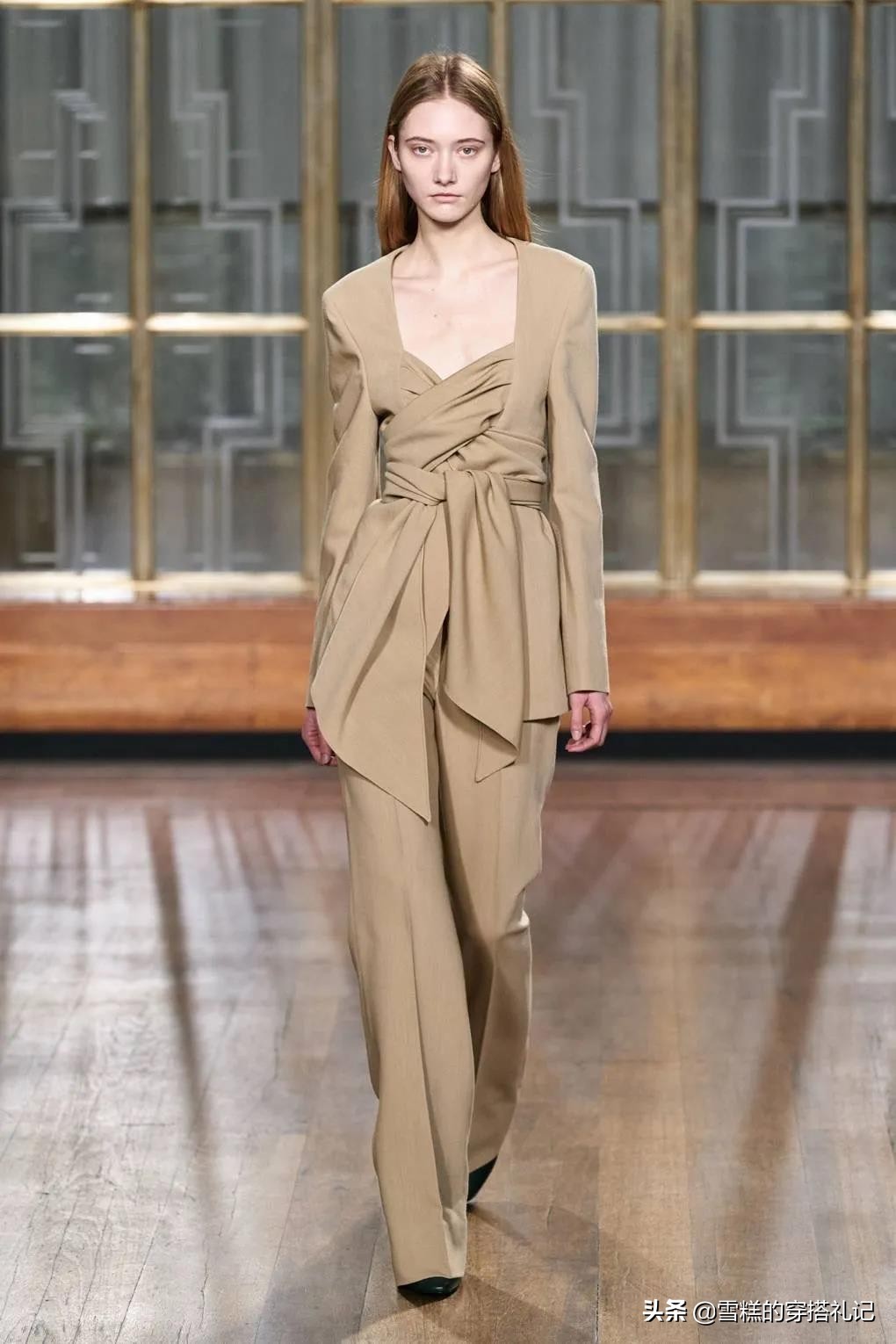 秋冬浅色系奶茶色,今年流行的颜色奶茶