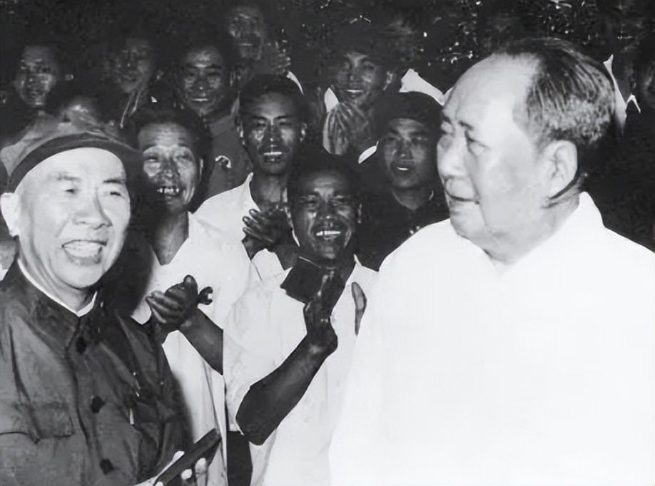 68年毛*东泽**到武汉休息时，接见曾思玉：听说你家里有个“穆桂英”