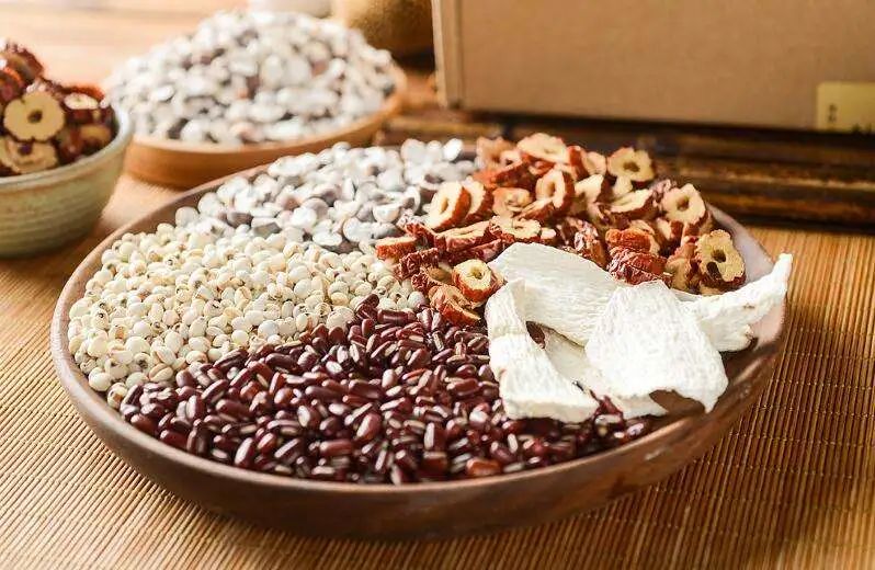 正值时鲜，可益气健脾、利湿消肿的「地三鲜」