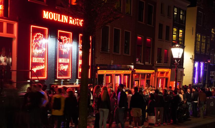 捷克色情业有多发达？人人可参与成人电影，日本都甘拜下风