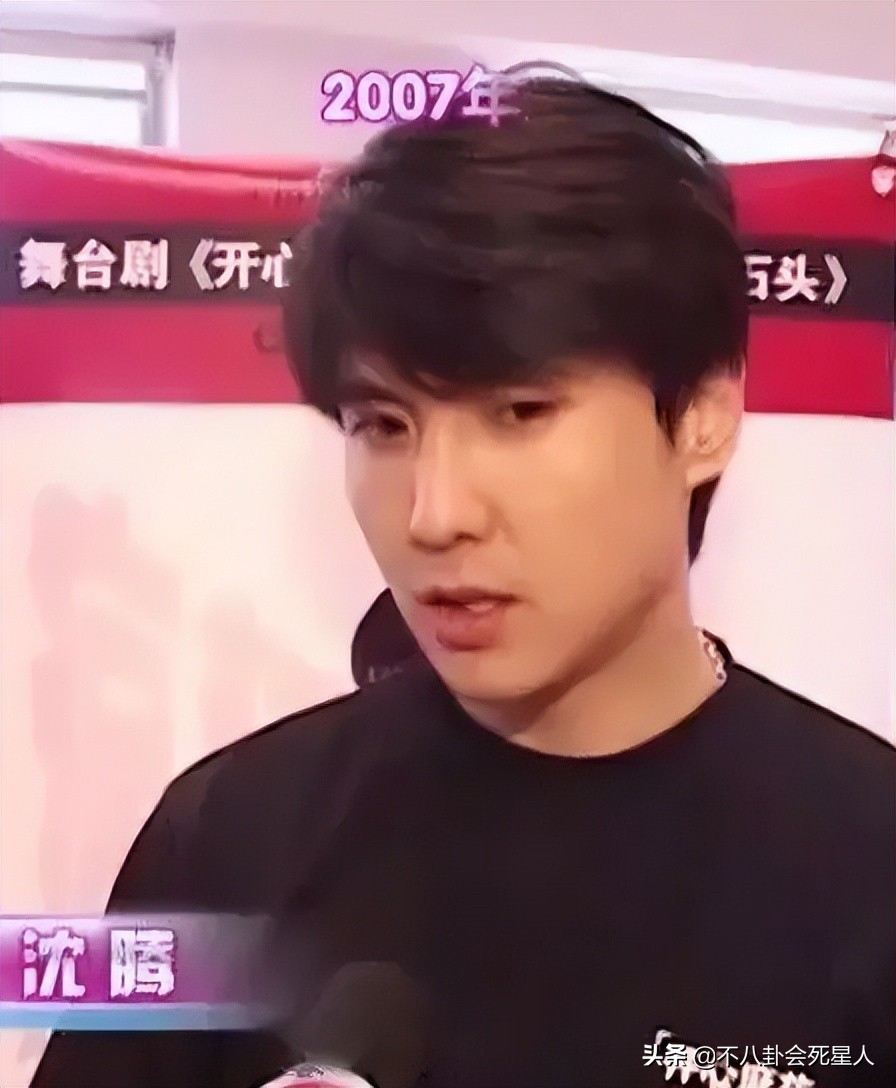 脸部垮掉的男人,脸部塌陷的男生