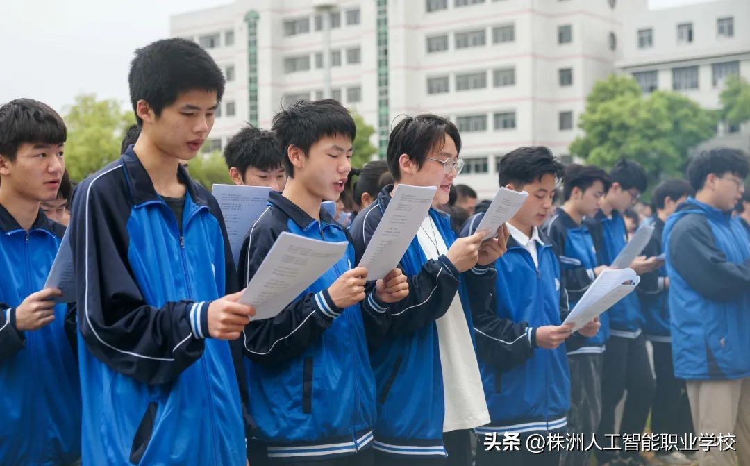 千人晨读丨诵读经典诗文，传承中华文化