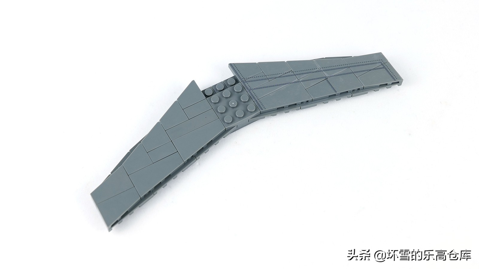 森宝积木6800a拼装视频,胖妞100个积木拼一个超大的机器人