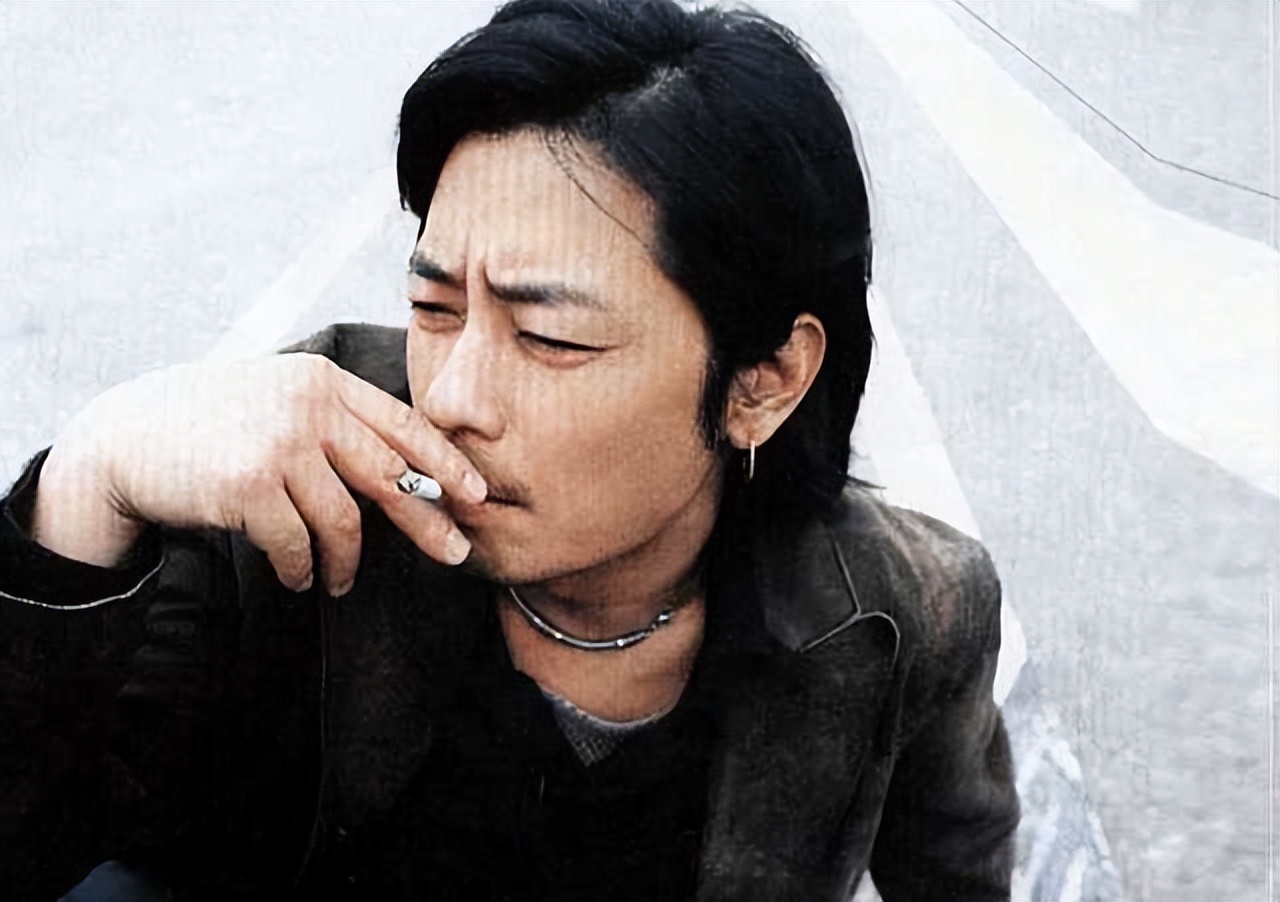 五位留长发的男明星最后一位最帅,七位又酷又帅的男明星