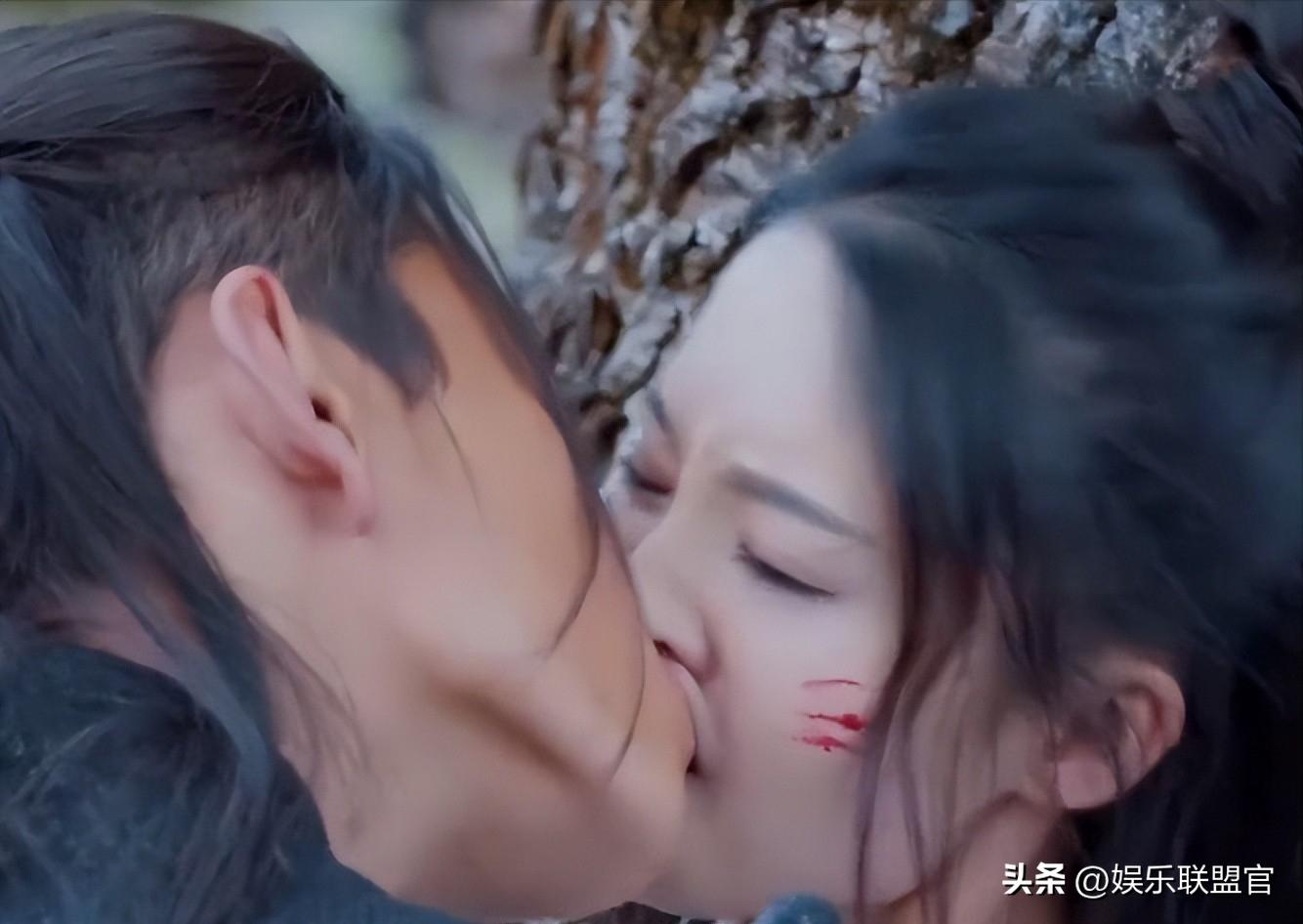 撩汉、乱认爸、男男接吻，这6位明星是没分寸感，还是“耍流氓”