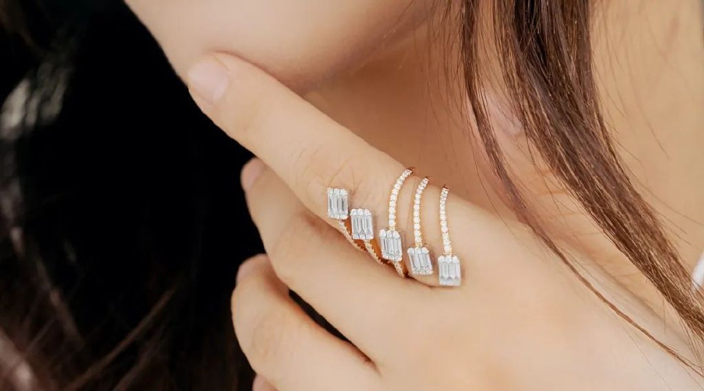 买钻戒记住这几点轻松省下蜜月钱,史上最全的挑选钻戒攻略