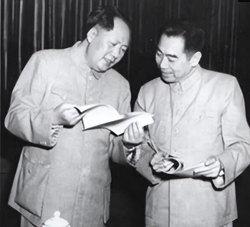 周总理逝世3小时后遗体被解剖，医生泪如雨下：总理该有多痛啊！