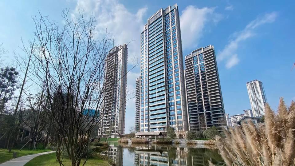 王石离开万科还有没有股份,王石万科公司现状